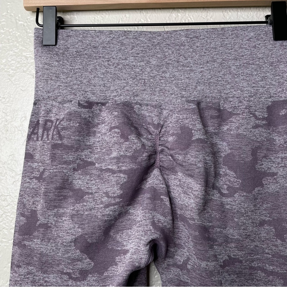 Gymshark Camo Seamless Leggings Purple Workout Running - Picture 7 of 8